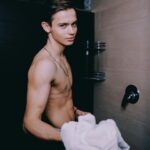 Знакомства в каспийске через телеграм каналы и чаты